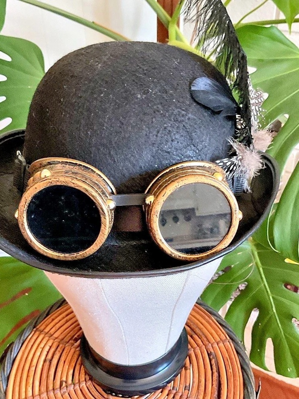 Steampunk Goggles Feather Hat in Black & Gold